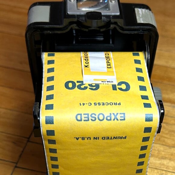 VINTAGE KODAK BROWNIE HAWKEYE CAMERA / CAMERA FLASH MODEL - Picture 5 of 9